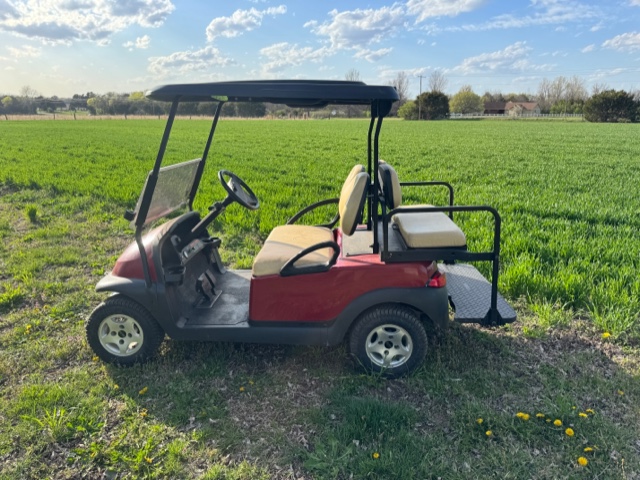 2018 Club Car Precedent, Deluxe light kit brake, turn signals, horn, head lights and taillights, Rear fold down seat, New tires, Brand new EB Lithium battery and charger with State of charge meter, Tinted folding windshield, Fully Serviced, Price is $5900.00